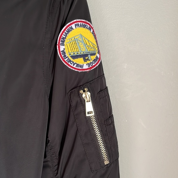 TopShop Women’s black bomber jacket with patches - Picture 4 of 6